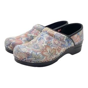 Santina Floral Leather Professional Clog. Like New.